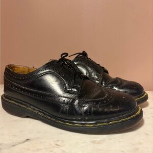 Vintage Dr. Martens Brogue Shoes Leather Wingtip Black Y2K 3989 England 8 Oxford